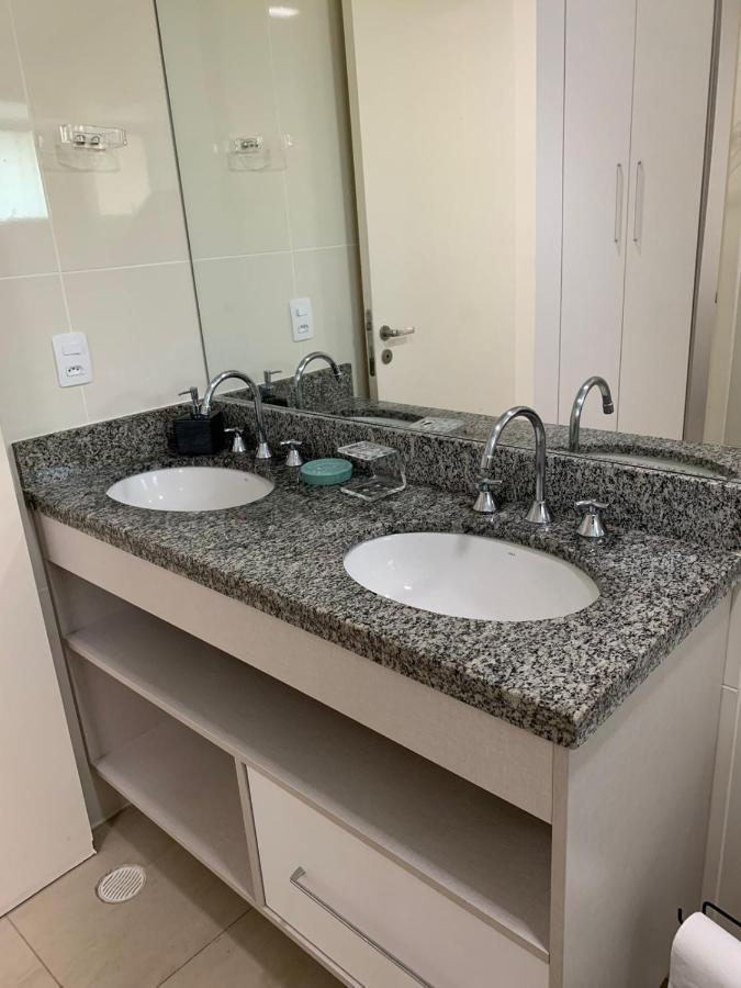 Flat Em Pitangueiras - Sacada Gourmet, 3 Dorms, Limpeza Diaria E Serv De Praia Apartment กัวรูจา ภายนอก รูปภาพ